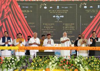 PM at the lays foundation stone and Dedication of Various Projects to the Nation, in Mangaluru Karnataka on September 02, 2022.