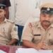 गिरफ्तार बदमाशों की जानकारी देती पुलिस.