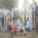 लावा में आयोजित बैठक में शामिल गांव के लोगों के साथ ग्राम प्रधान.