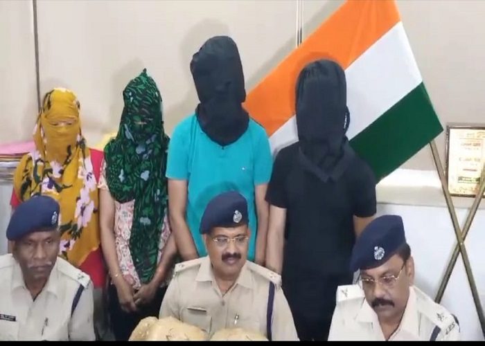 Jharkhand Crime : राजधानी में 43.60 किलोग्राम गांजा के साथ दो महिला समेत चार  गिरफ्तार, ओडिशा से करते थे गांजे की तस्करी - Inside Jharkhand News